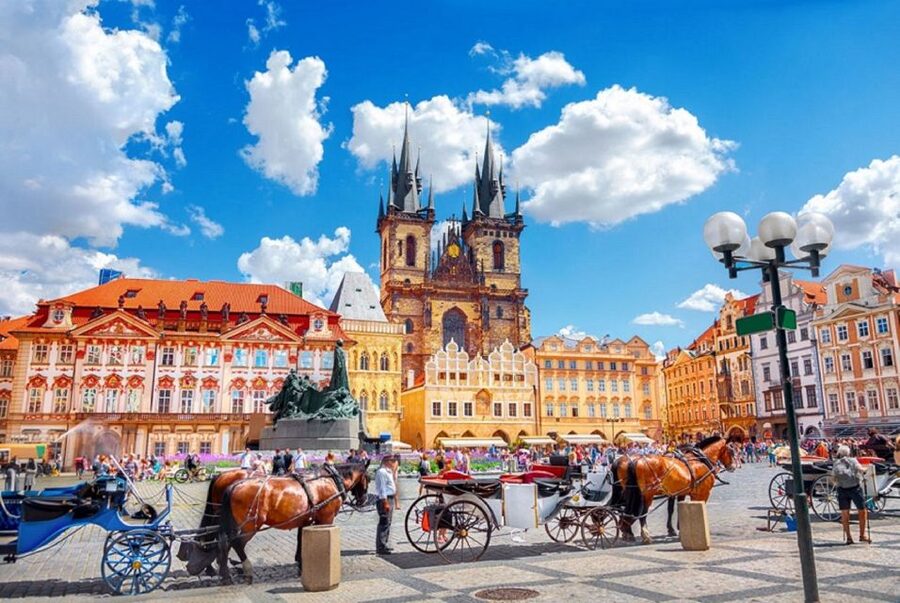 Prague: Castle and Jewish Quarter Tour - Seeing Prague from the castle district