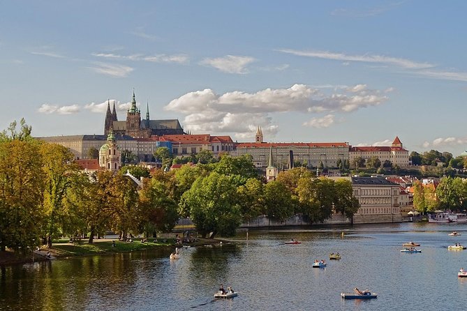 Prague Castle and Lobkowicz Palace entrance tickets - St. Vitus Cathedral is the essential stop