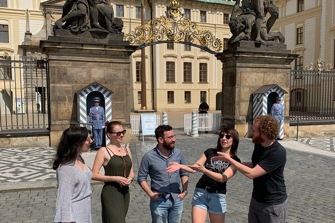 Prague Castle and Pubs Tour with Drinks Included - Schwarzenberg Palace and a castle-side drink