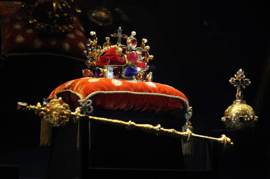 Prague Castle and St. Vitus Cathedral Private Walking Tour - Old Royal Palace and Vladislav Hall