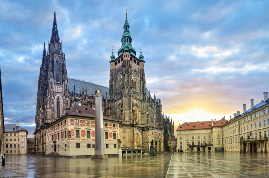 Prague Castle and St. Vitus Cathedral Private Walking Tour - Choosing between two, three, and five hours