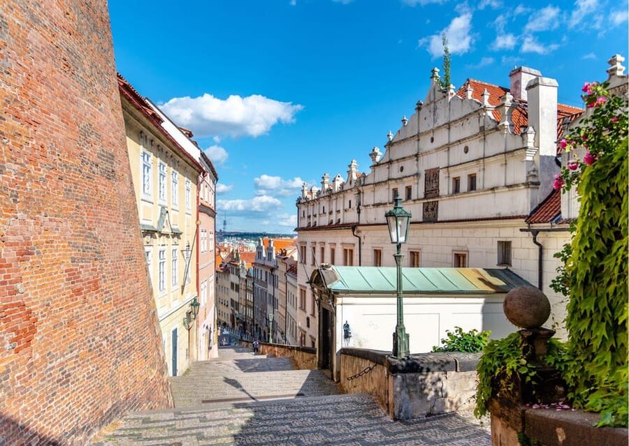 Prague: Castle Circuit Entry Tickets with Audio Guide - What the 3.1 rating means for your decision
