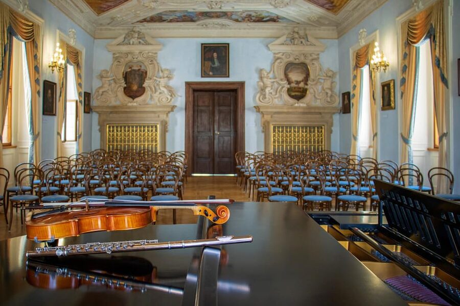 Prague Castle: Midday Classical Concert at Lobkowicz Palace - The terrace café and your midday plan