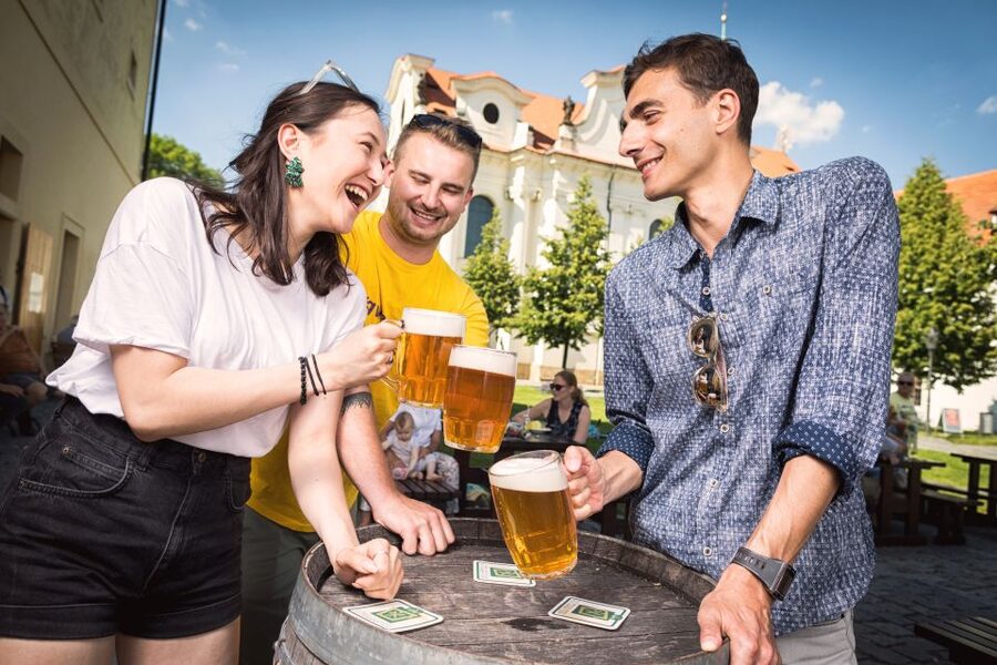Prague: Castle Side Breweries & Pubs Guided Walking Tour - Who should book this Castle Side beer walk?