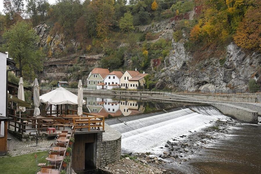 Prague: Cesky Krumlov Private Day Tour - Walking through Cesky Krumlov’s old town