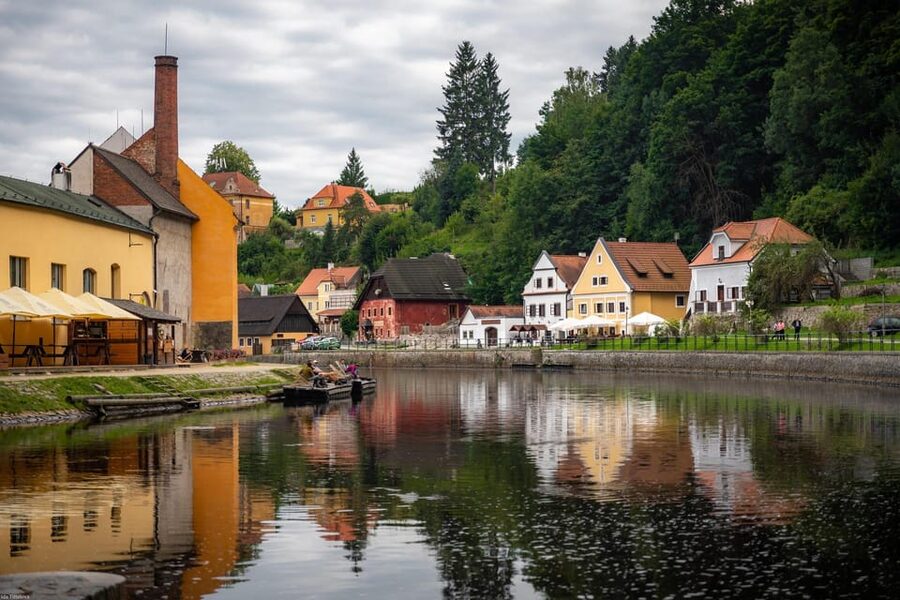 Prague: Cesky Krumlov Private Day Tour - Practical details that affect your day