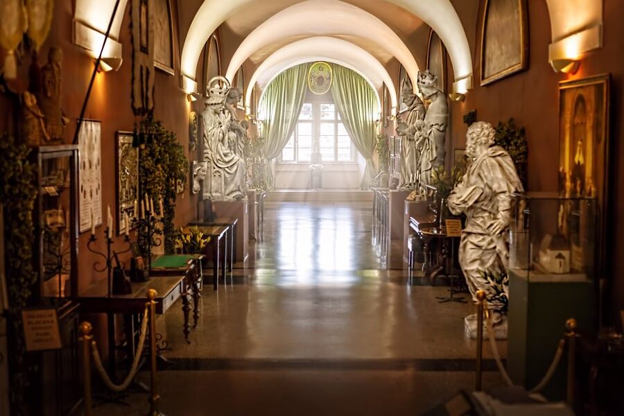 Prague: Charles Bridge Museum Entry Ticket - Who will like this visit most?