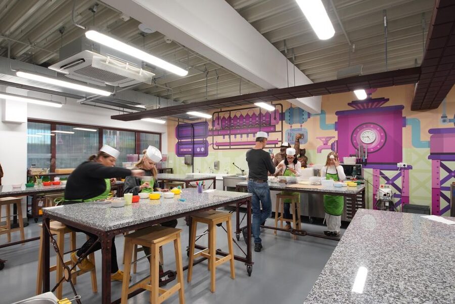 Prague: Chocotopia Chocolate Factory Tour Ticket + Workshop - A Mexican Plantation with parrots and cacao tasting