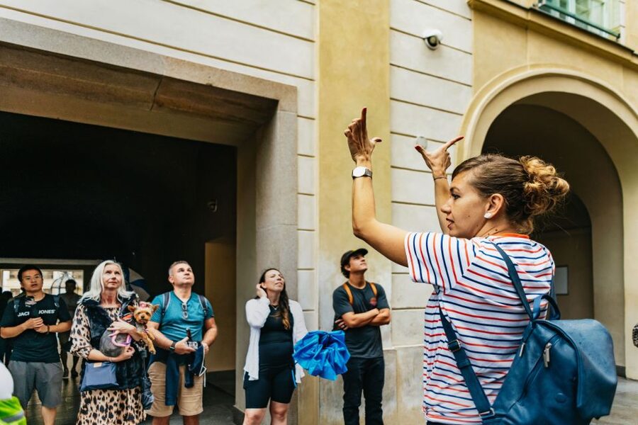 Prague: City Highlights By Bus, Boat, and on Foot - Prague Castle: 75 minutes on the hill