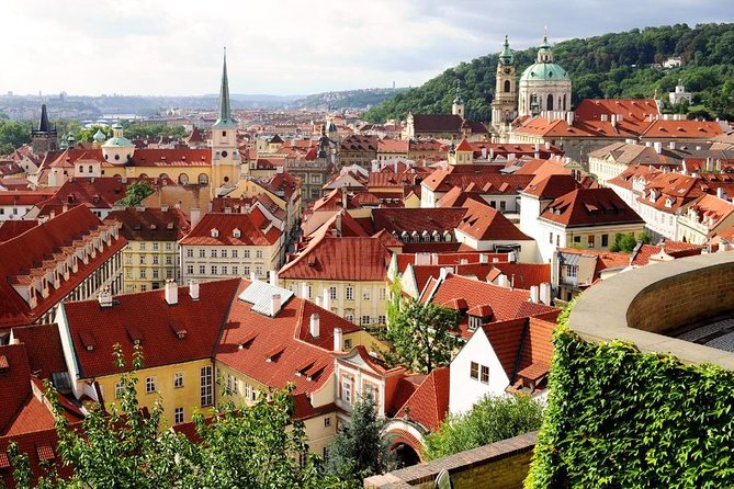 Prague City Highlights Private Tour for Kids and Families - Why this Prague tour works better for families