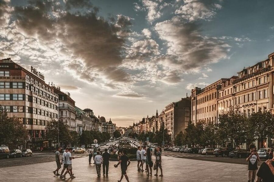 Prague: City Highlights Walking Tour - Lesser Town and the road toward the castle