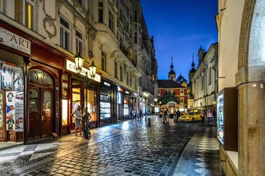 Prague: City Highlights Walking Tour - Comfort, access, and planning notes