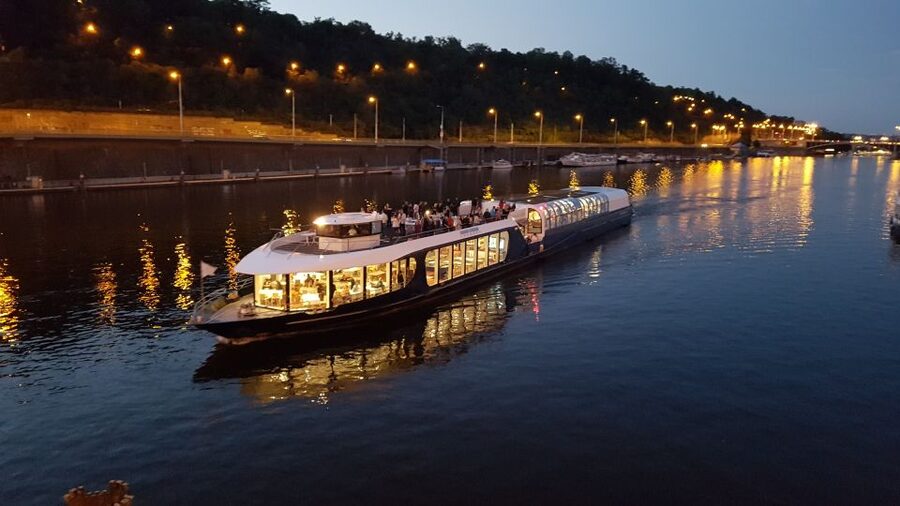 Prague: City Tour and Dinner Cruise with Hotel Pickup - Key points to know before booking