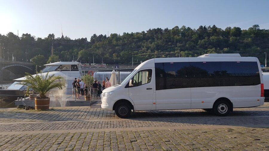 Prague: City Tour and Dinner Cruise with Hotel Pickup - Practical details for comfort and access