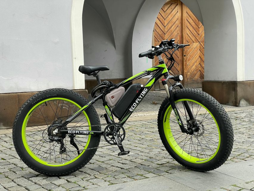 Prague: City Viewpoints Tour by Electric Fat Bike - Why an electric fat bike works well in Prague