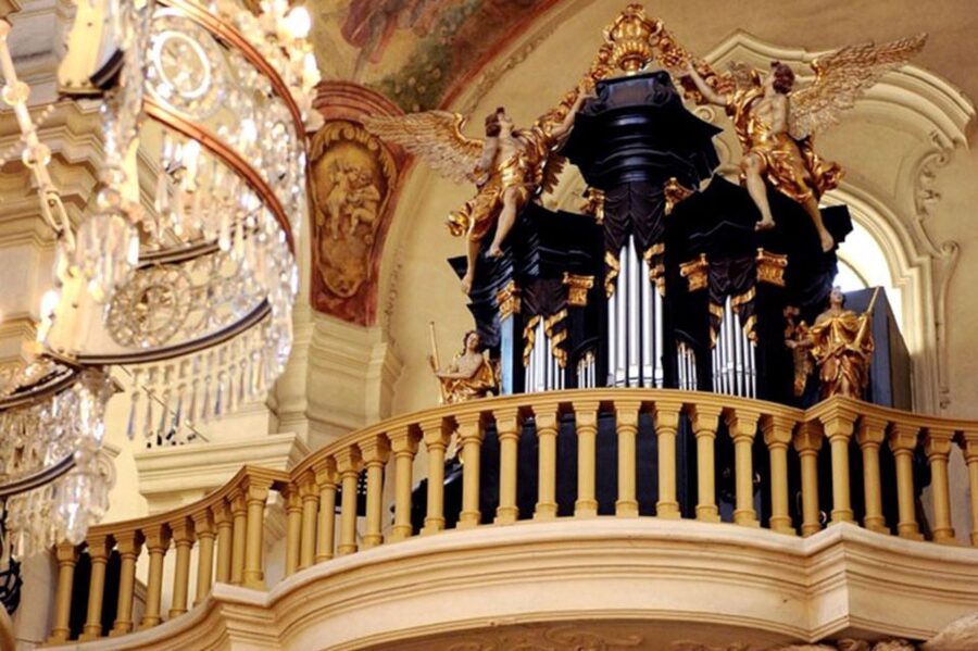 Prague: Classical Concert in St. Nicholas Church - Getting in and choosing the right time