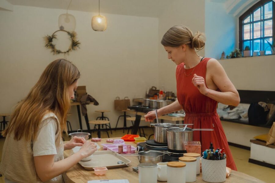 Prague: Coconut Candle Workshop - Why the materials matter