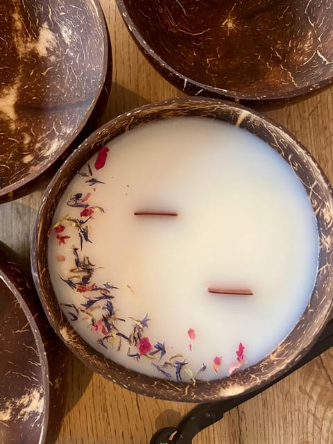 Prague: Coconut Candle Workshop - Choosing a scent that feels like yours