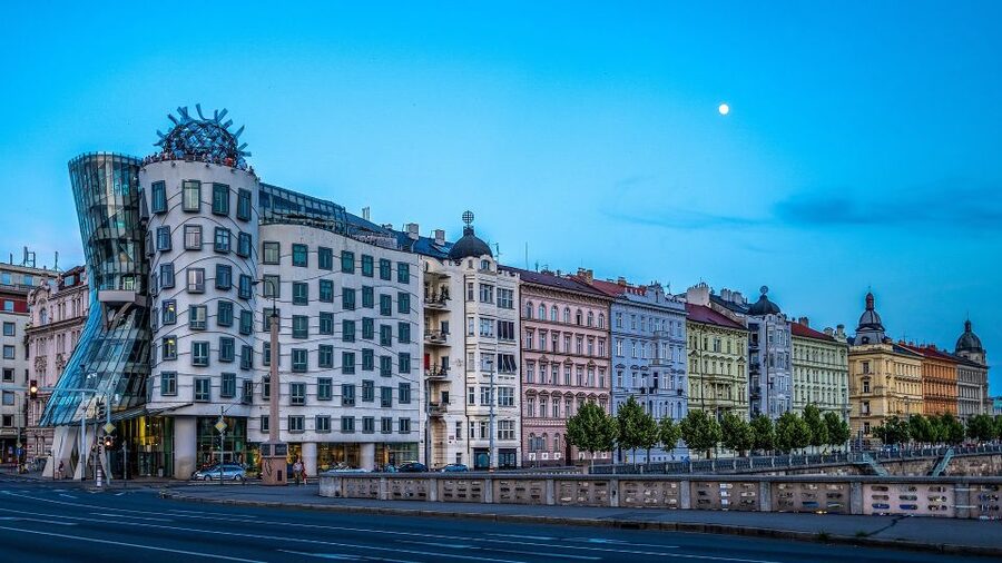 Prague Complete Tour in Spanish & Lunch, Tickets - One Long Day Through Prague’s Old Quarters
