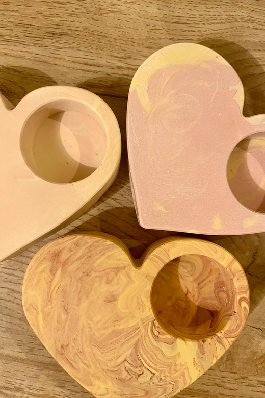 Prague: Craft your unique tea-candle holder set - Casting your Jesmonite tea-light holder