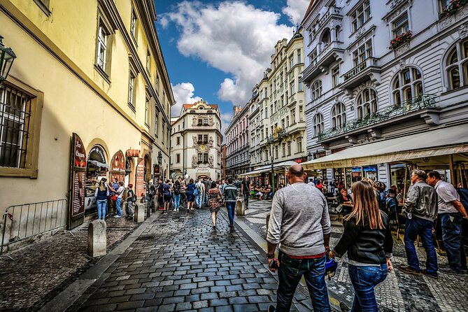 Prague DeLuxe Tour: Views, Hidden Gems, Tastings & River Cruise - The tram ride toward the castle