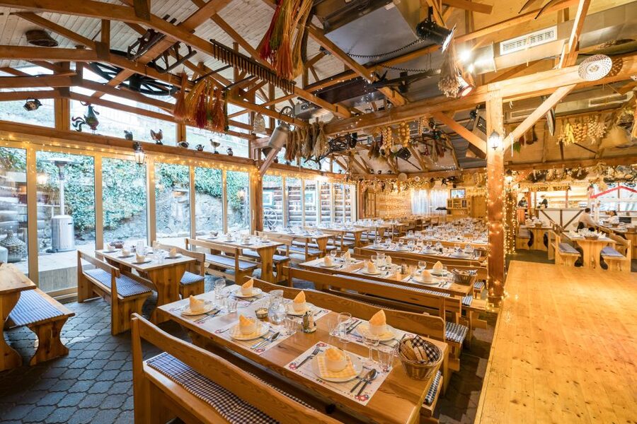 Prague: Dinner with Folk Show and Open Bar - A Czech evening built around music and movement