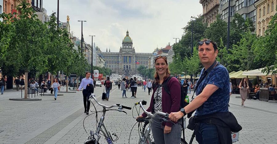 Prague E-Bike City Ride tour : 2hrs - Mala Strana and leafy Kampa Park