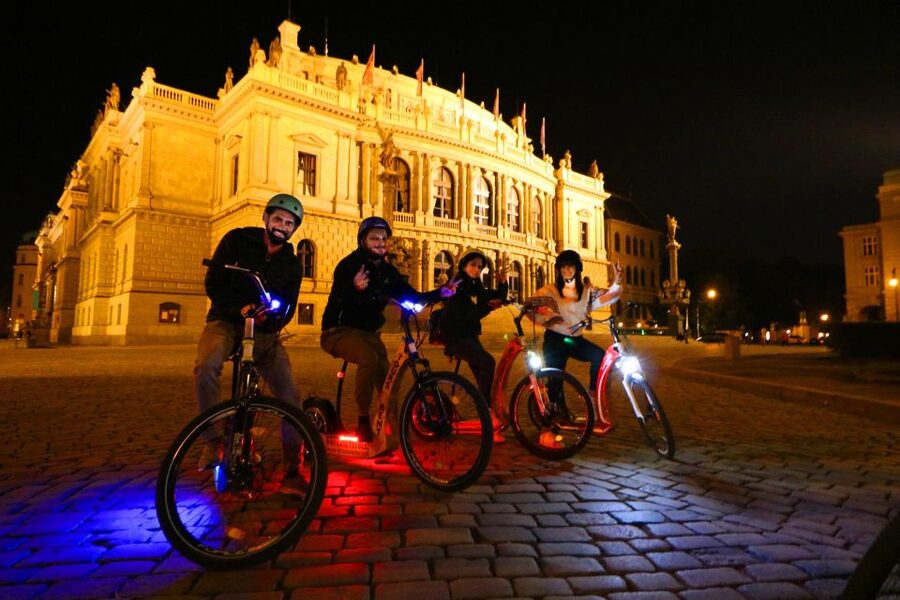 Prague: E-Bike/E-Scooter Viewpoint Tour - Who will get the most from this Prague ride?