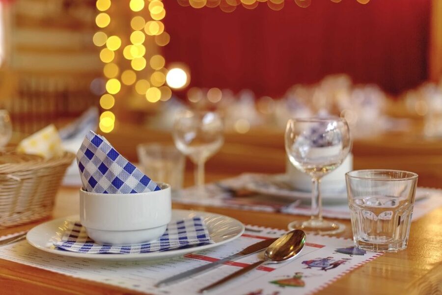 Prague: Evening Folklore Garden Party with Traditional Menu - The folk show gets you out of your chair