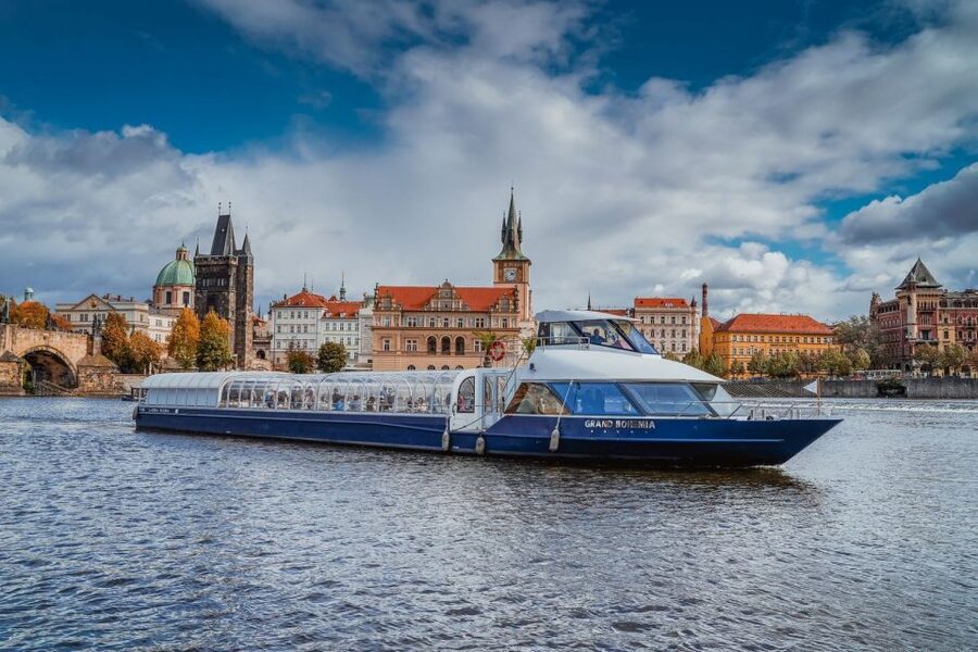Prague: Evening Vltava River Eco Cruise with Prosecco - Boarding at Pier 4