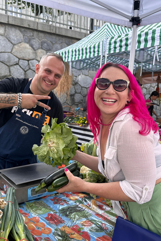 Prague: Farmers Market and Brunch Class with Celebrity Chef - Choosing the brunch menu on the spot