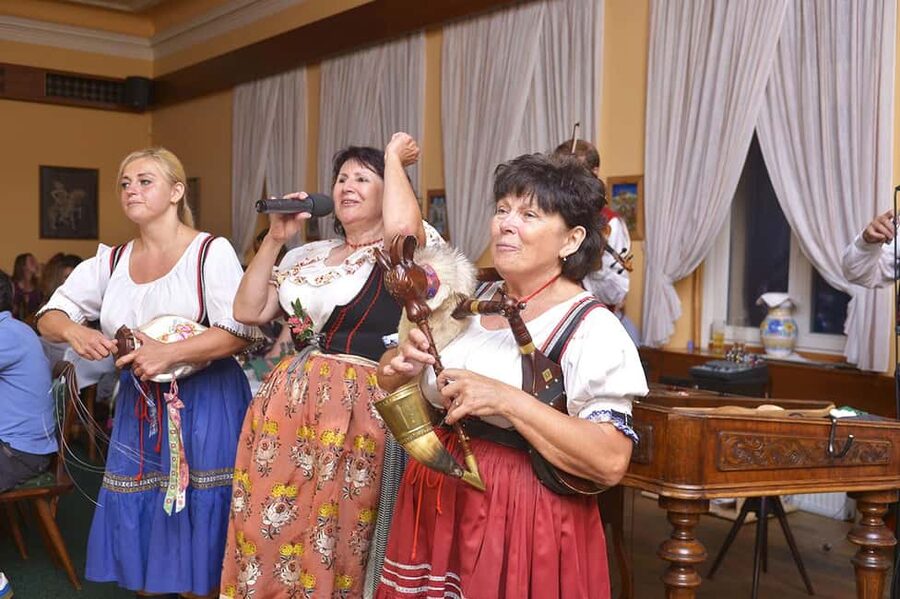 Prague: Folk Dancing Dinner Experience - The four-course dinner