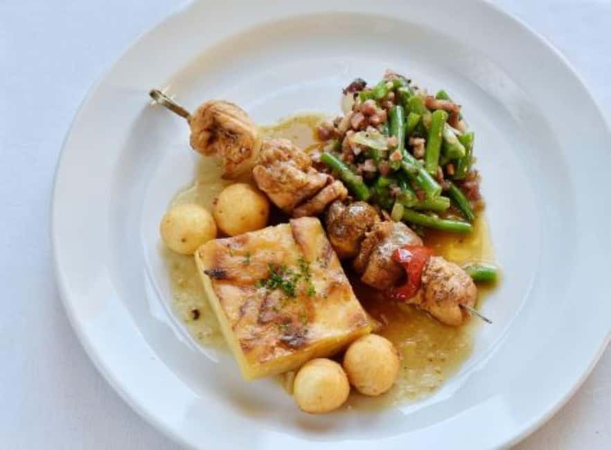 Prague: Folk Dancing Dinner Experience - What unlimited Czech drinks mean for the price