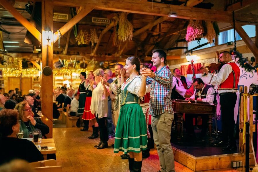Prague: Folkloric Dinner Show with Unlimited Drinks - Is $62 a fair price for Prague?
