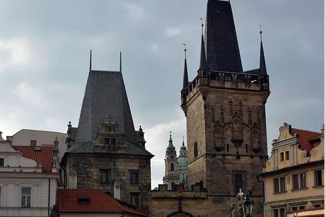 Prague food and cultural tour - 6 hours fairytale experience - The Astronomical Clock and Old Town Square