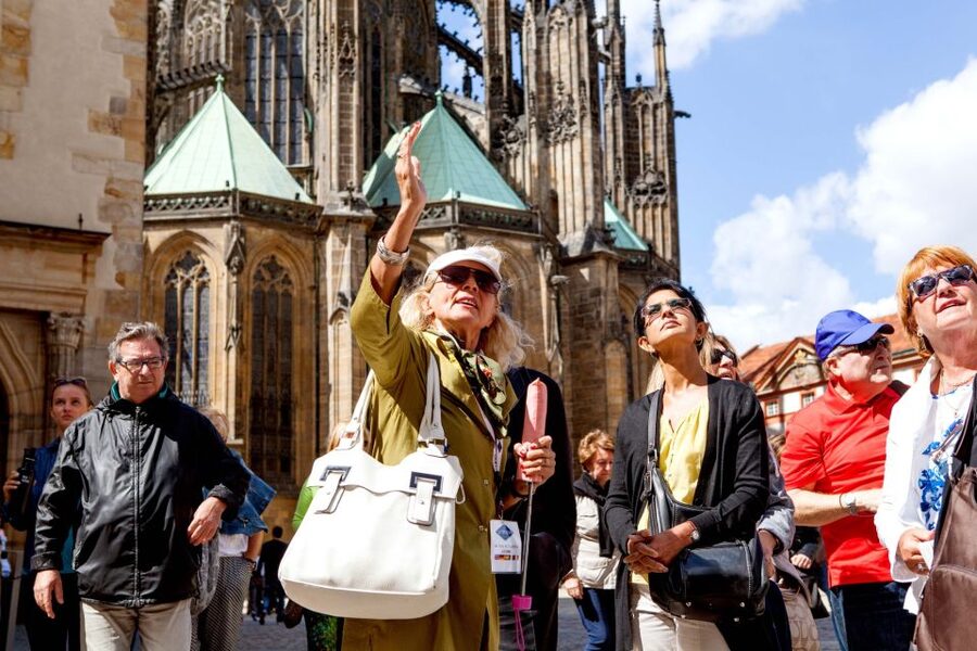 Prague: Full-Day Sightseeing Tour with Cruise and Lunch - Czech lunch at a traditional pub