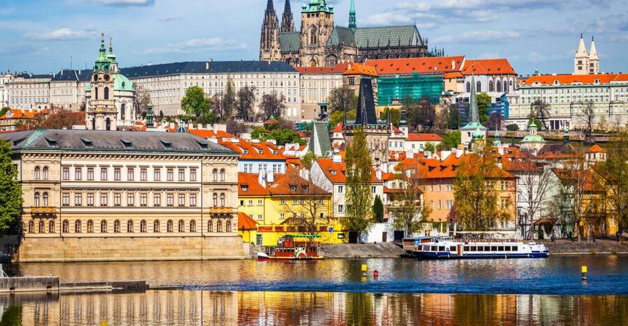 Prague: Full-Day Tour with Lunch and River Boat Cruise - Practical details before you go