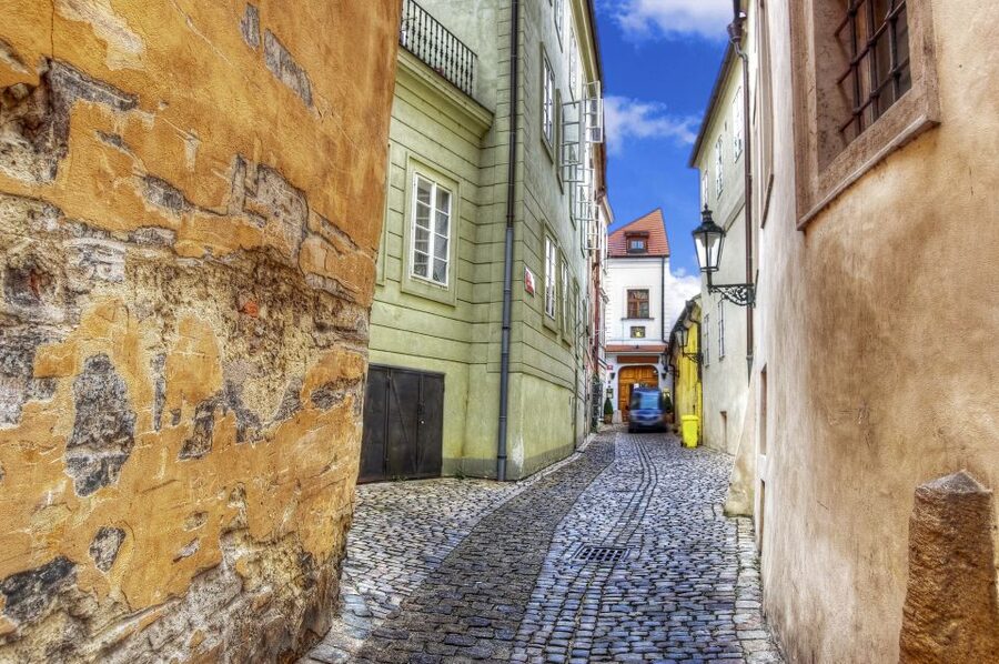 Prague: Full-Day Tour with Lunch and River Boat Cruise - Who should book this Prague tour?