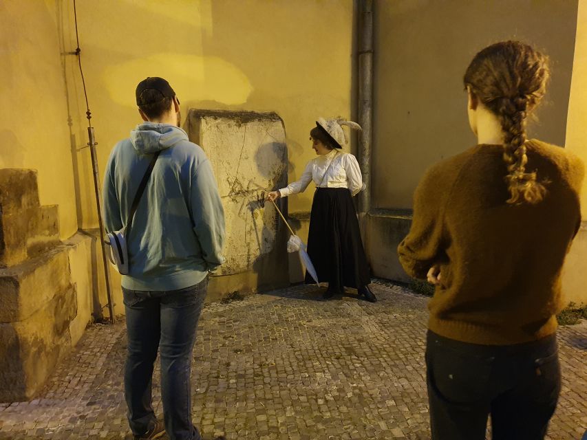 Prague: Ghost Tour - Seven minutes beside the Old Jewish Cemetery