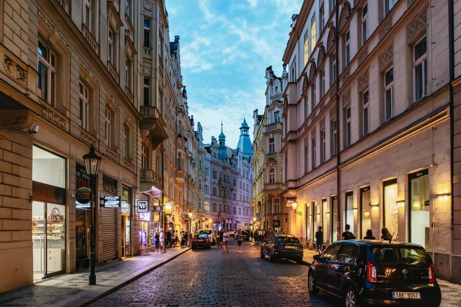 Prague: Ghost Walking Tour Where Legends Come To Life - What the live ghost encounters are really like