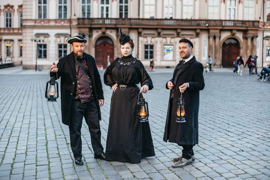 Prague: Ghosts and Legends Nighttime Guided Walking Tour - The guides make or break the evening