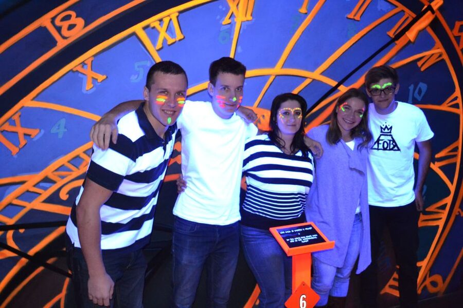 Prague: Glow Golf Mini Golf Game by UV Light - How Long Should You Allow?