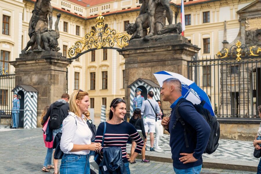 Prague Grand 2,5 hour + 2 hour exterior walking tour - Practical value, timing, and what to bring