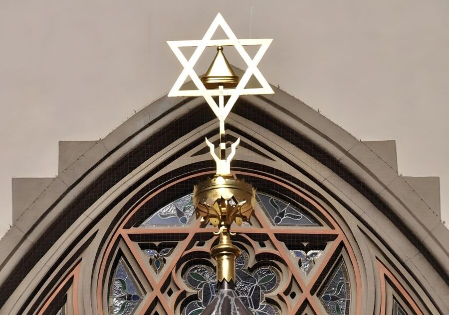 Prague: Guided Tour inside the Jewish Cemetery & Synagogues - Pinkas Synagogue and the weight of remembrance