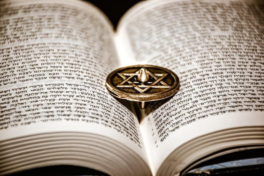 Prague: Guided Tour inside the Jewish Cemetery & Synagogues - Klausen Synagogue and the Ceremonial Hall