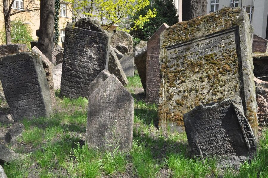 Prague: Guided Walking Tour of Prague's Jewish Quarter - The Pinkas Synagogue and the Weight of Memory