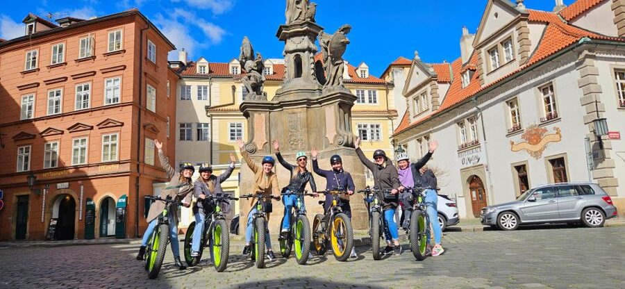 Prague: Highlights Tour on e-Scooter or eBike - Starting in Lesser Town with a careful test ride