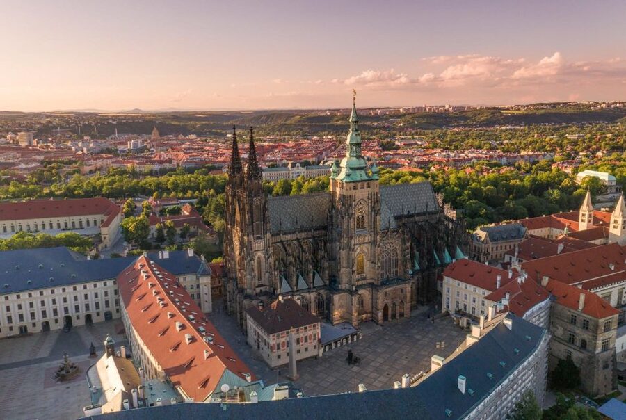 Prague Hradcany Castle, St Vitus Cathedral Tour with Tickets - What the guide can add to your day