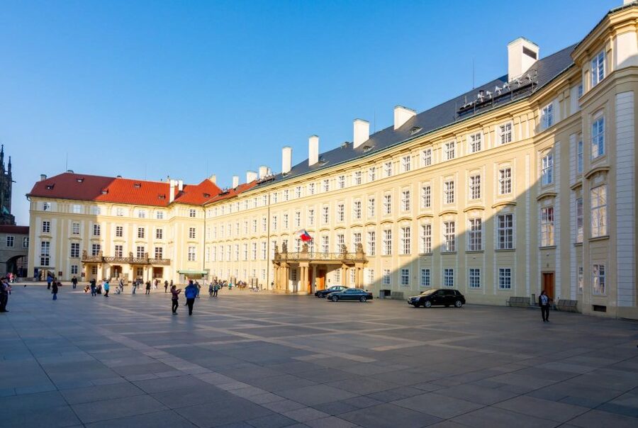 Prague Hradcany Castle, St Vitus Cathedral Tour with Tickets - Choose the tour length that fits your Prague plans