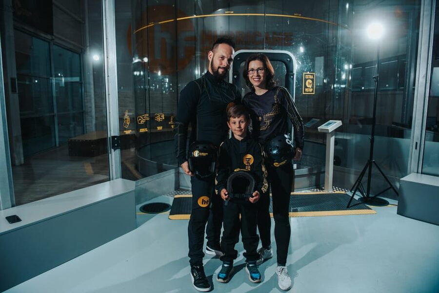 Prague: Hurricane Factory Indoor Skydiving Experience - What to bring and what to leave behind